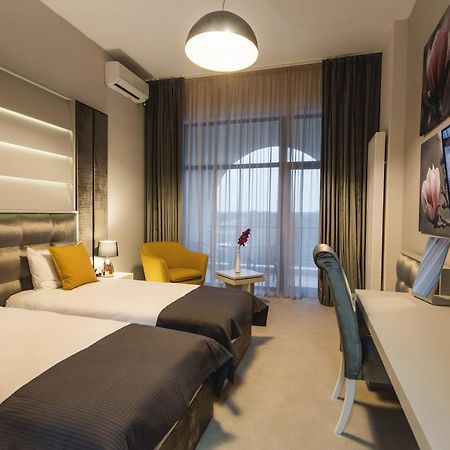 Hotel Edma Alexandria Bagian luar foto